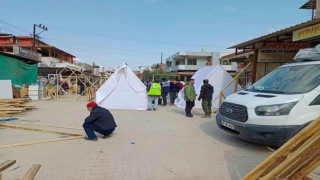 Gönüllü gençler deprem bölgesinde