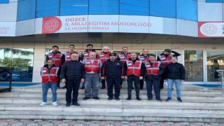 Gönüllü öğretmenler deprem bölgesine gitti