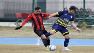 Gözlemci günü şaşırdı, maç 15 dakika geç başladı