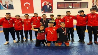 Grekoromende şampiyon Kepez