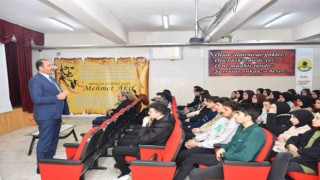 Gün, deprem sonrası eğitime başlayan lise son sınıf öğrencileriyle buluştu