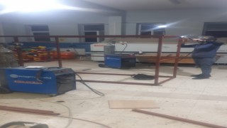 Güroymakta depremzedeler için mobil tuvaletler üretiliyor