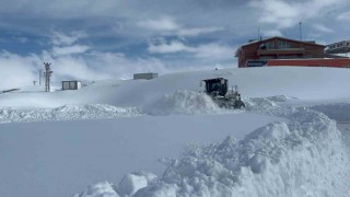 Hakkaride 31 köy ve 88 mezra yolu kapandı