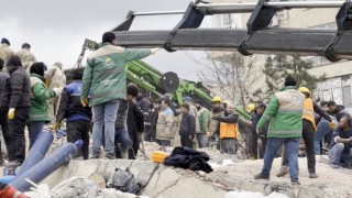 Haliliye Belediyesi 82 noktada depremzedelerin yanında