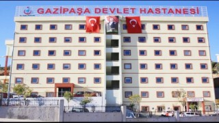Hastane afetzedelere sağlık hizmeti veriyor
