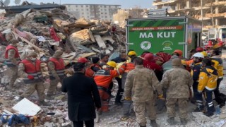 Hatay'da 155'inci saatte 6 aylık hamile Hedil Batal umutları yeşertti