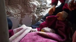 Hatayda 175inci saatte Naide Umay enkazdan sağ olarak çıkarıldı