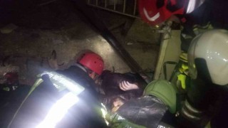 Hatayda 6 farklı enkazdan 10 kişi göçükten kurtarıldı