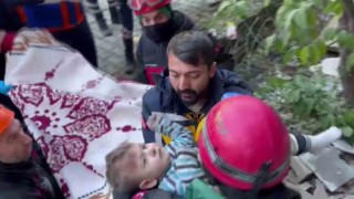 Hatayda 79 saat sonra 2 yaşındaki Mehmet sağ kurtarıldı