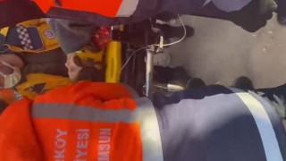 Hatayda baba ve kız göçük altından kurtarıldı