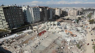 Hatayda enkaz kaldırma çalışmaları havadan görüntülendi