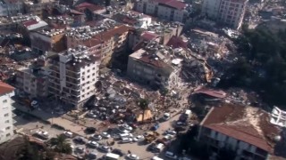 Hataydaki enkaz yığınları helikopterle havadan görüntülendi