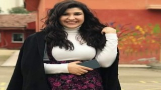 Hataydaki enkazdan cenazesi çıkarılan 8 aylık hamile öğretmen toprağa verildi