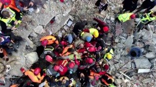Hataydan 182nci saatte güzel haber:13 yaşındaki Kaan sağ çıkarıldı
