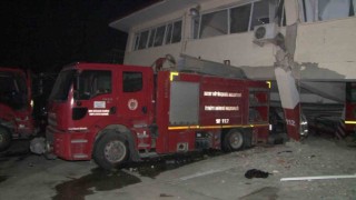 Hataylı itfaiyecileri ölümden, bindikleri araçlar kurtardı