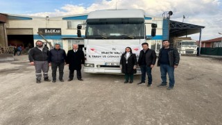 Hayvan yemi dolu 3üncü tır da deprem bölgesine hareket etti