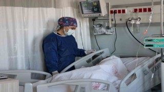 Hemşire Betül, annelik azmiyle kanseri yendi