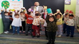 Hisarcıkta 4-6 yaş Kuran kursu öğrencileri harçlıklarını depremzedelere bağışladı