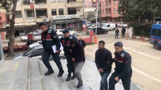 Hurda aracıyla keşif yapan 2 hırsızlık şüphelisi yakalandı