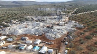 İdlibde enkaz altındaki arama kurtarma çalışmaları sürüyor