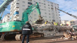 İhsami Apartmanından 27 yaralı, 19 cansız beden çıkartıldı