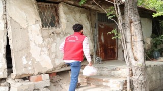İhtiyaç sahibi vatandaşlara kahvaltı ve sıcak yemek ulaştırılıyor
