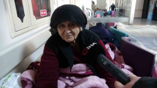 İki depremi de evinde yaşayan 73 yaşındaki Elif teyze o anları anlattı