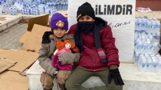 İl Milli Eğitim Müdürlüğünün gönderdiği yardım tırı bölgeye ulaştı