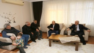 İlçeye gelen depremzedeleri yalnız bırakmadılar