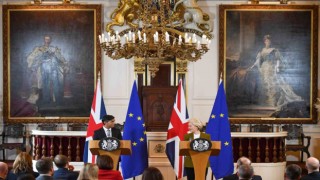 İngiltere ve AB, Kuzey İrlanda Protokolü üzerinde yeni bir anlaşmaya vardı