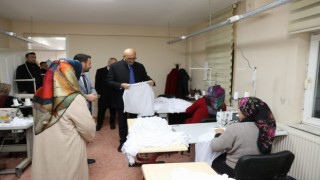İpekyolu Belediyesinden depremzedeler için kışlık giysi desteği
