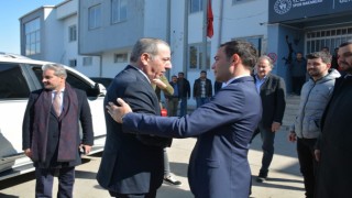 Irak Türkmen Bakanı Aydın Maruf depremzelere yardım için Silopide