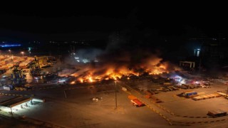 İskenderun Limanında 54 saattir devam eden yangın dron ile havadan görüntülendi