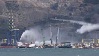 İskenderun Limanındaki yangını söndürme çalışmaları devam ediyor