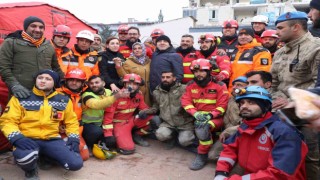 İspanyol ekip 106 saat sonra 2 çocuğu, 108 saat sonra çocukların annesini kurtardı