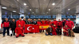 İspanyol ekipler ülkelerinde coşkuyla karşılandı