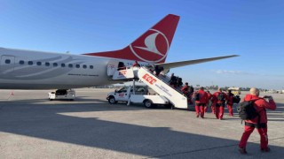 İspanyol kurtarma ekibi güllerle uğurlandı: Güle güle Türkiye