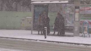 İstanbul Anadolu Yakasında kar yağışı etkili oluyor