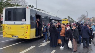 İstanbulda metro arızası nedeniyle vatandaşlar mağdur oldu