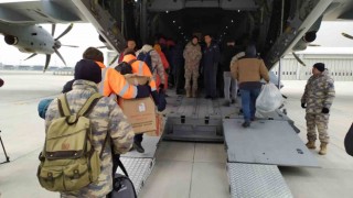 İstanbuldan deprem bölgesine 52 yeni ekip yola çıktı