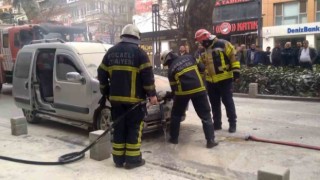 İtfaiye yangını söndürdü, vatandaş meraklı gözlerle olan biteni izledi