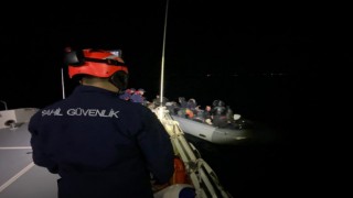 İzmir açıklarında 21 düzensiz göçmen kurtarıldı
