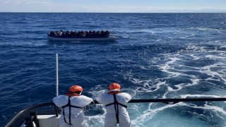 İzmir açıklarında 62 düzensiz göçmen kurtarıldı