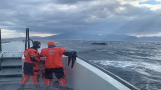 İzmirde 50 göçmen kurtarıldı