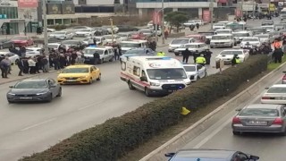 İzmirde otomobilin çarptığı yaşlı kadın hayatını kaybetti