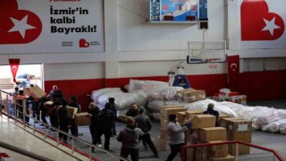 İzmirli belediyeler, depremzedelere yardımlarını sürdürüyor