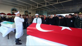 İzmirli uzman çavuş ve annesi yan yana defnedildi