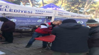 İzmit Belediyesi Aşevi, günde 7 bin kişiye sıcak yemek dağıtıyor