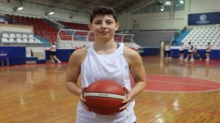 İzmit Belediyespor, Hataydan Eda Şahini kadrosuna kattı