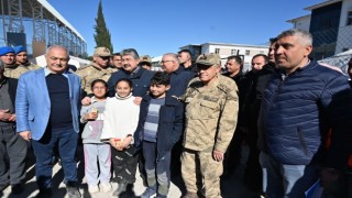 Jandarma Genel Komutanı Orgeneral Çetin, Osmaniyede depremzedeleri ziyaret etti